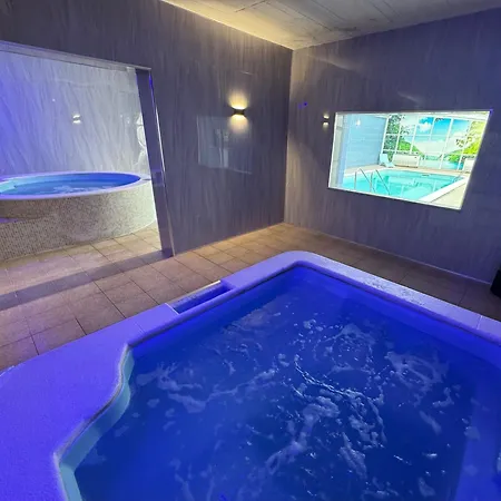Atlantida Sol فندق فيغيورا دا فوز